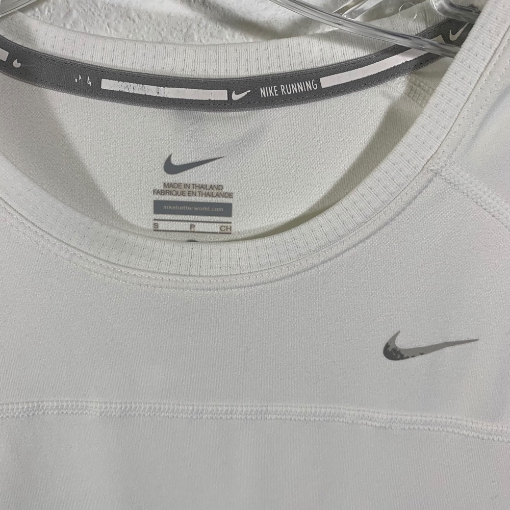 Nike Women's Running White Long Sleeve Dry Fit Tee Size S/P - Picture 6 of 7